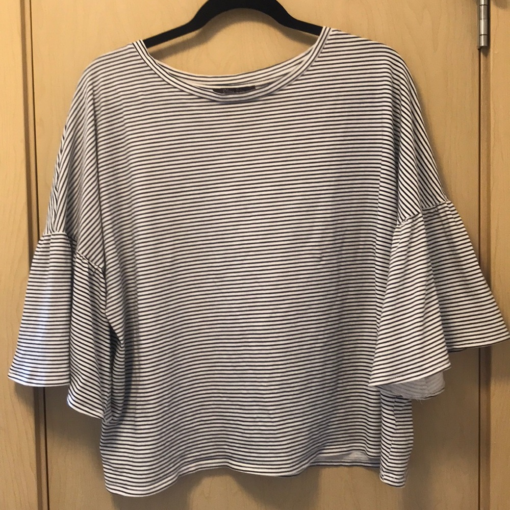 Flare sleeve top